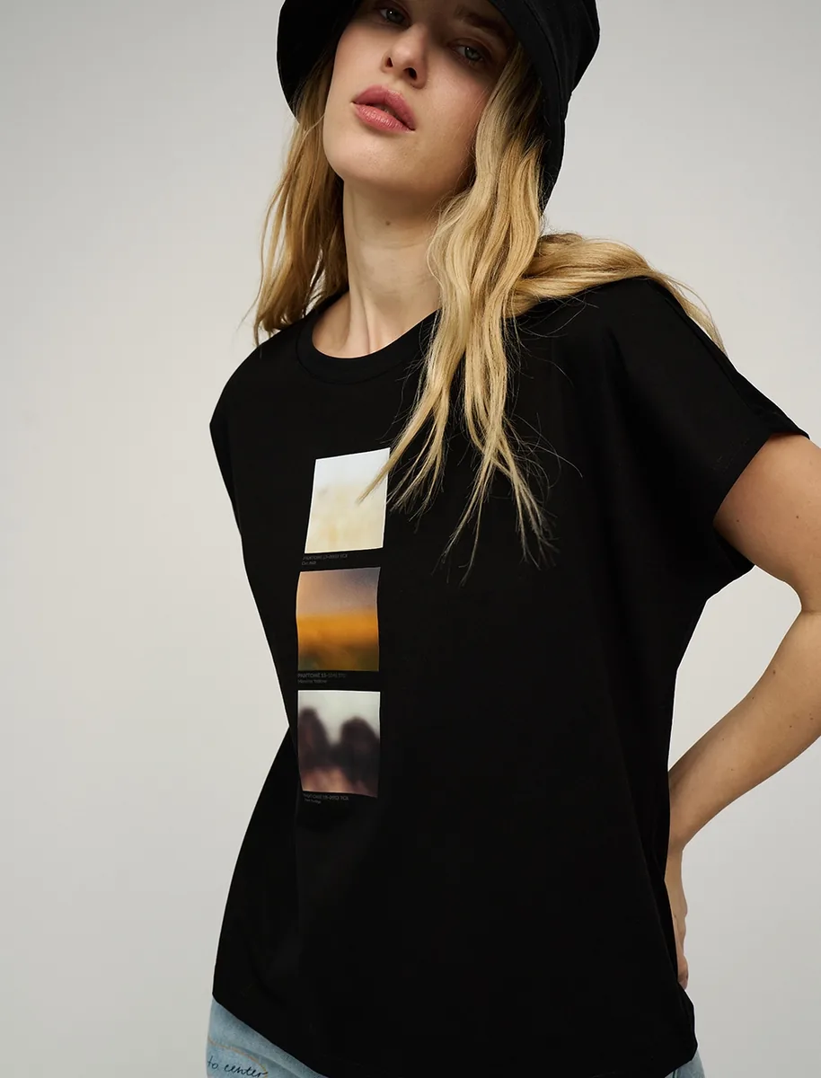 HASS FASHION — Футболка с фотопринтом «три кадра», чёрная - фото 2