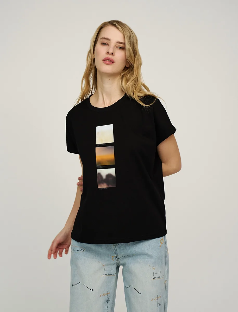 HASS FASHION — Футболка с фотопринтом «три кадра», чёрная - фото 4